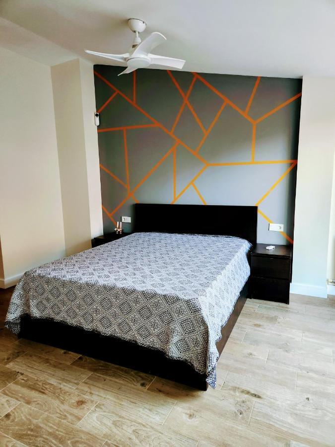 Estudio Con Terraza Badalona Otel Dış mekan fotoğraf