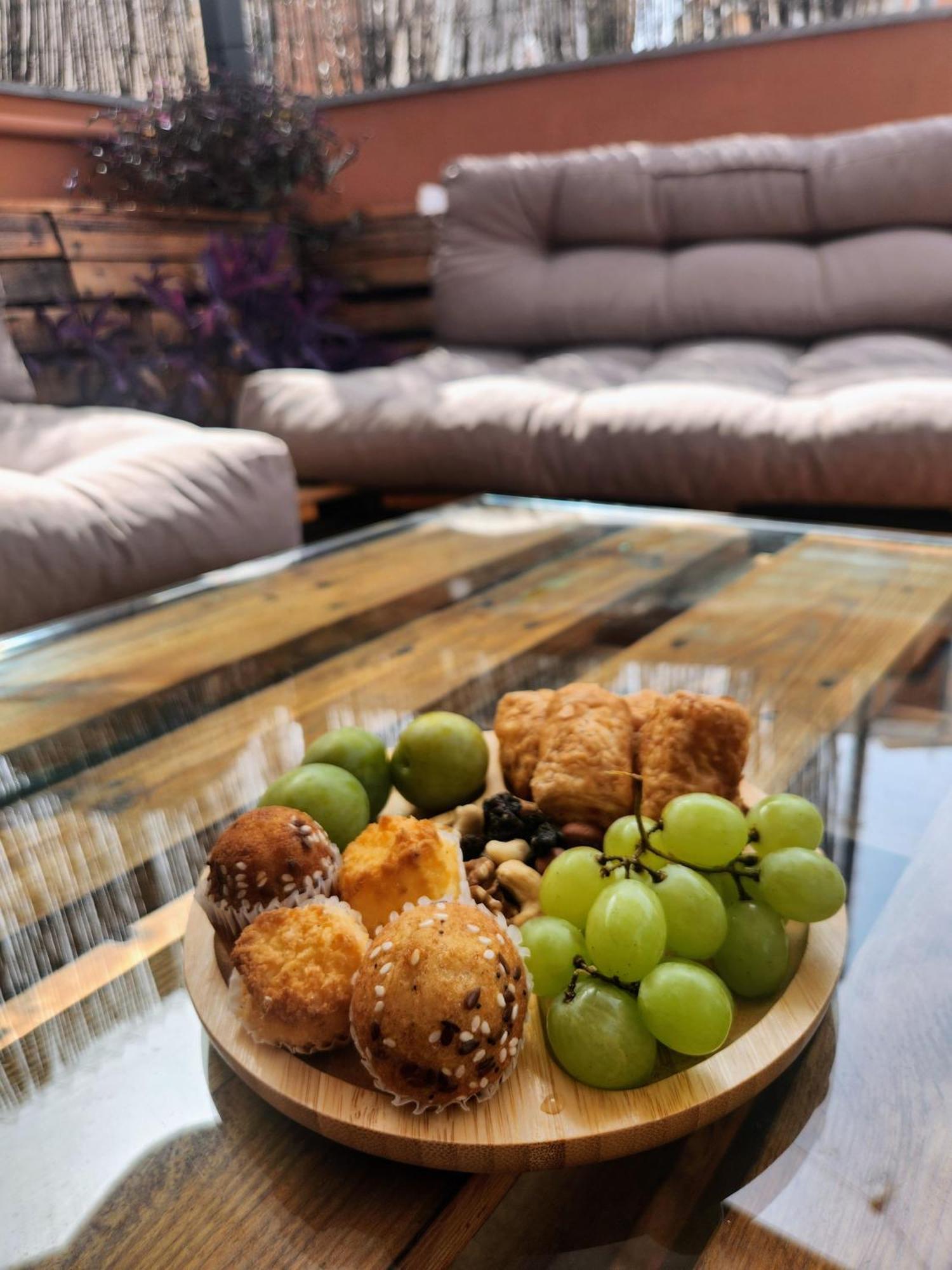 Estudio Con Terraza Badalona Otel Dış mekan fotoğraf